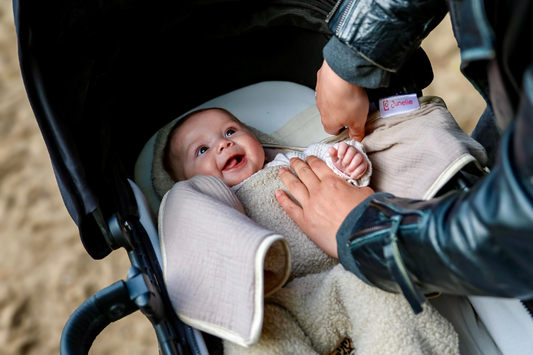 Hoe kleed je je baby aan in de kinderwagen? Gids voor wandelen en buitenlucht