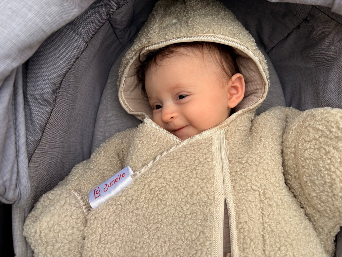 Baby aankleden in de herfst en winter: zo houd je je baby comfortabel onderweg